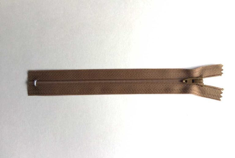 How to Shorten a Zipper – The Daily Sew