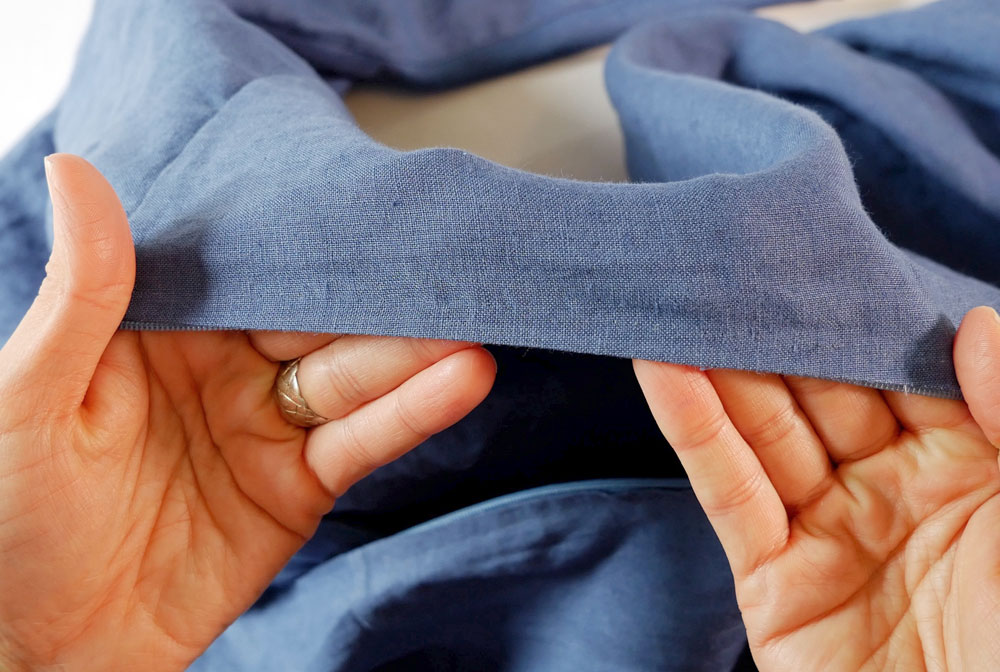 how to sew a zipper in by hand using a prick stitch