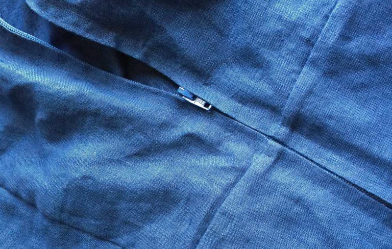 How to Sew in a Zipper by Hand – The Daily Sew