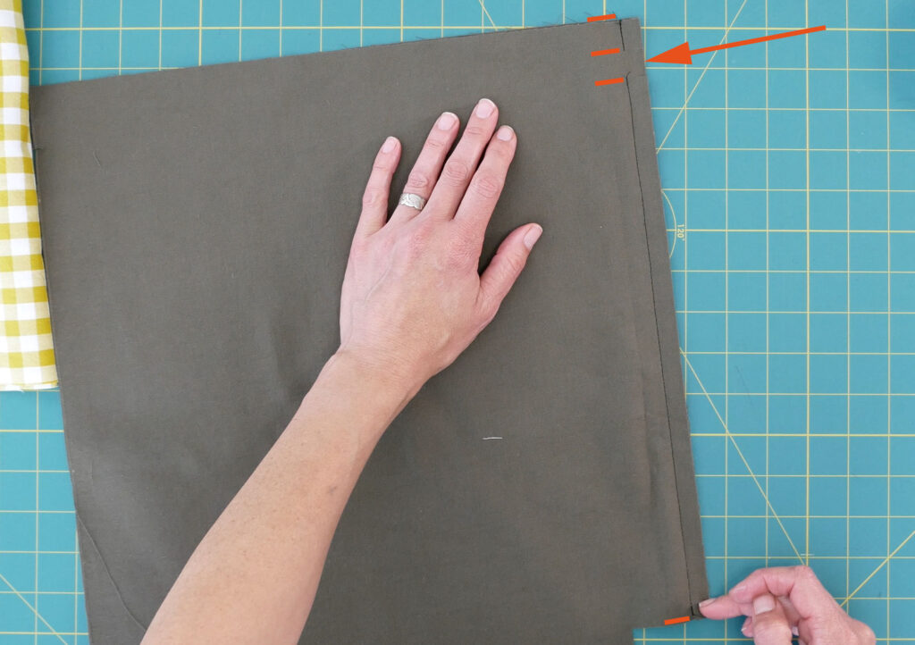 sew the side seams of the bag